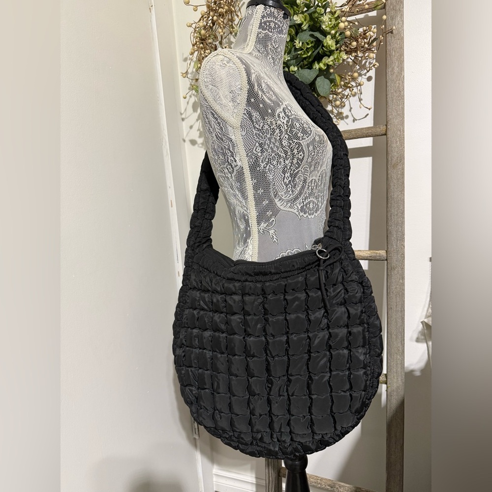 Black Quilted Hobo Shoulder Bag - Unbranded